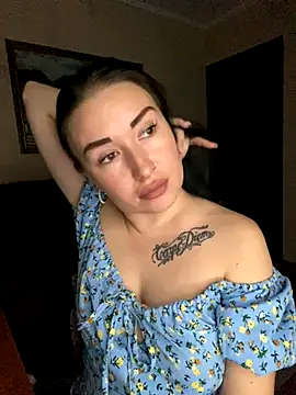 Roxana Bell online show from November 2025 06:57:02 PM