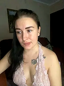 Roxana Bell online show from November 2025 08:12:01 PM