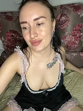 Roxana Bell online show from April 2026 06:14:02 PM
