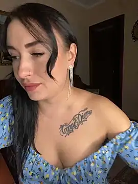 Roxana Bell online show from September 2025 06:50:01 PM