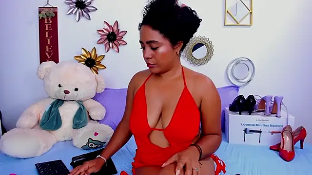 Snapshot of paolitakens chatting on February 2026 08:05:02 PM paolitakens online show from February 2026 08:05:02 PM