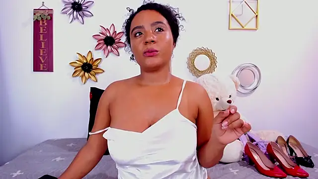 Snapshot of paolitakens chatting on October 2025 11:48:02 PM paolitakens online show from October 2025 11:48:02 PM