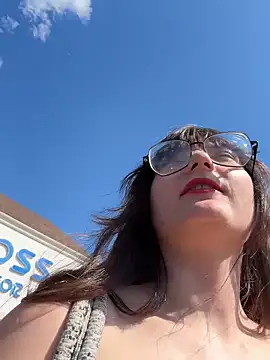 urpuppymoon online show from April 2026 08:59:01 PM