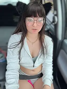 urpuppymoon online show from February 2026 06:49:02 PM