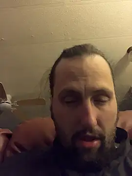 Snapshot of BobbyQ29 chatting on December 2025 07:18:02 AM BobbyQ29 online show from December 2025 07:18:02 AM