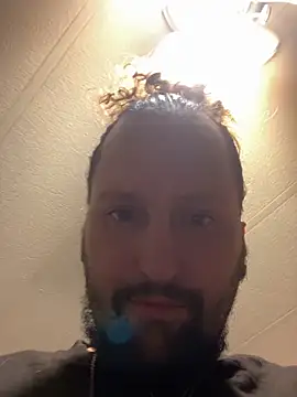 Snapshot of BobbyQ29 chatting on December 2025 02:21:01 AM BobbyQ29 online show from December 2025 02:21:01 AM