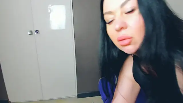 LayaFlow online show from February 2026 12:13:02 PM