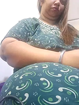 Ravina patil1 online show from November 2025 02:32:01 PM