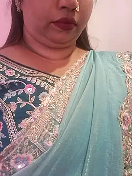 Snapshot of Ravina_patil1 chatting on June 2026 08:10:02 AM Ravina patil1 online show from June 2026 08:10:02 AM