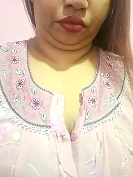 Snapshot of Ravina_patil1 chatting on April 2026 06:25:01 AM Ravina patil1 online show from April 2026 06:25:01 AM