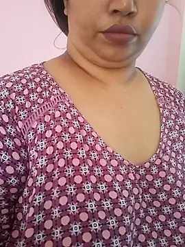 Snapshot of Ravina_patil1 chatting on April 2026 10:42:02 AM Ravina patil1 online show from April 2026 10:42:02 AM