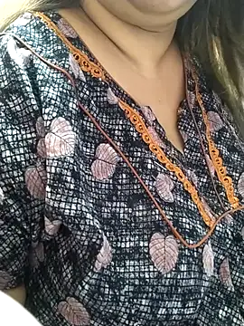 Ravina patil1 online show from February 2025 03:31:02 PM