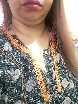 Snapshot of Ravina_patil1 chatting on March 2026 07:21:02 AM Ravina patil1 online show from March 2026 07:21:02 AM