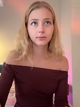 LunaRase online show from March 2026 09:14:02 AM