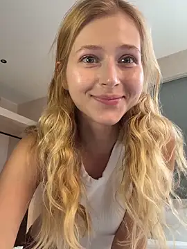 LunaRase online show from February 2026 06:35:02 AM