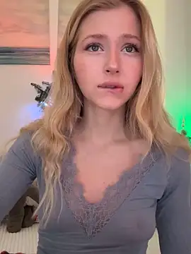 LunaRase online show from December 2025 10:29:02 AM