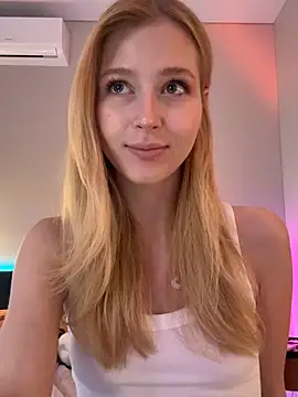 LunaRase online show from May 2026 10:23:01 AM