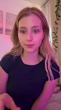 LunaRase online show from October 2025 03:33:02 PM