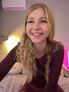 LunaRase online show from March 2026 09:46:02 AM