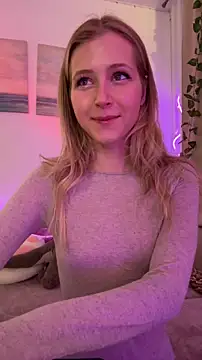 LunaRase online show from October 2025 09:53:02 AM