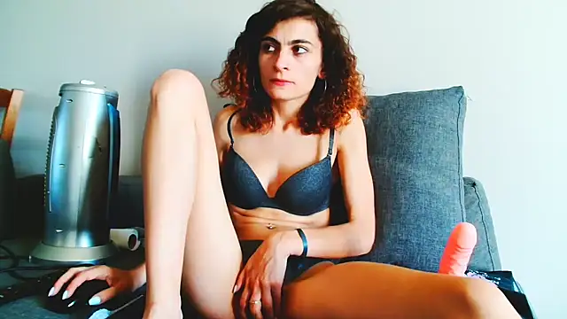 Snapshot of Fit_Yummy chatting on April 2026 04:48:02 PM Fit Yummy online show from April 2026 04:48:02 PM