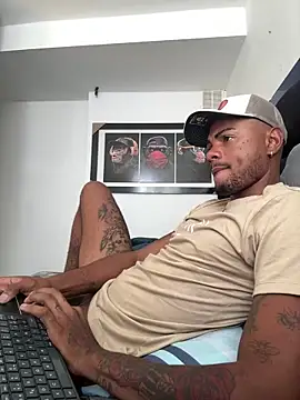 Snapshot of TysonWalkers chatting on December 2025 01:00:01 PM TysonWalkers online show from December 2025 01:00:01 PM