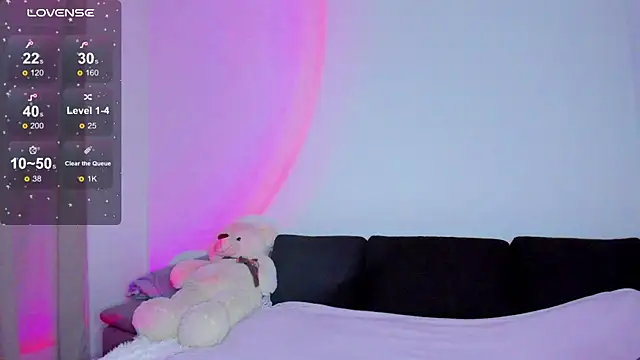 misspollywow online show from October 2025 06:09:01 PM