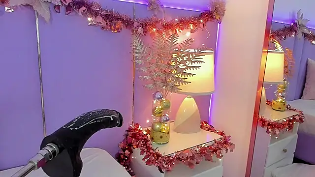 SophyRuiz  online show from December 2025 12:00:02 PM