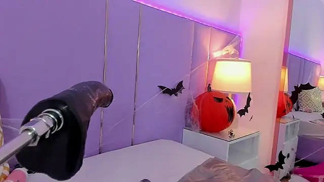 SophyRuiz  online show from October 2025 12:15:02 PM