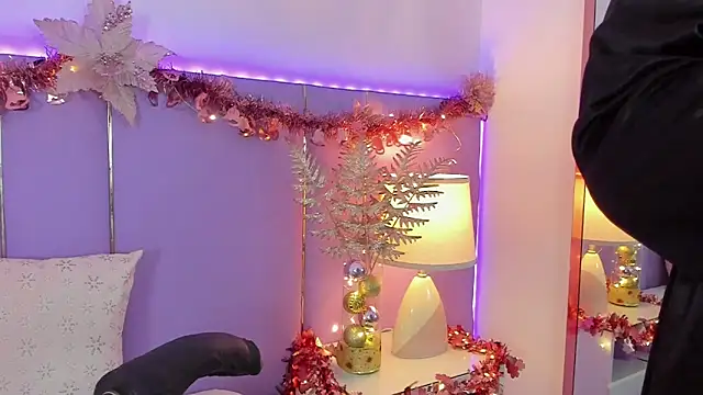 SophyRuiz  online show from December 2025 12:08:01 PM