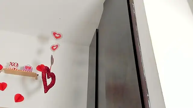 Snapshot of Avaline_Blancx chatting on February 2025 01:36:01 AM Avaline Blancx online show from February 2025 01:36:01 AM