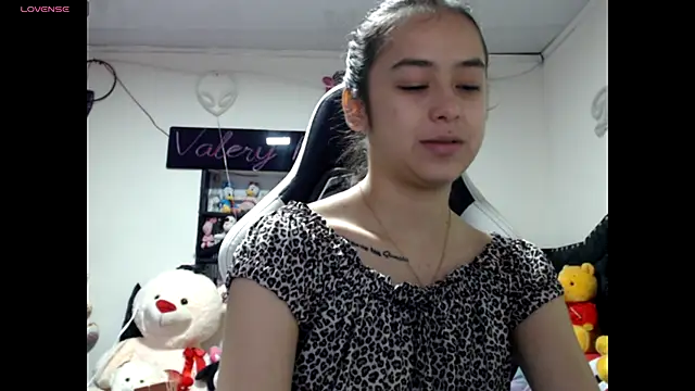 Snapshot of ValeryBaker_ chatting on October 2025 11:18:01 AM ValeryBaker  online show from October 2025 11:18:01 AM