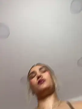 exoticcute online show from December 2025 05:06:01 PM