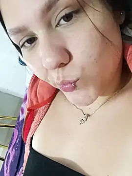 Ariakris online show from November 2025 11:48:01 AM