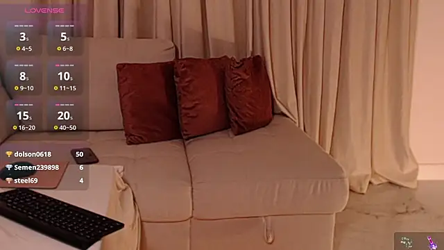 Snapshot of EmillyGreen1 chatting on January 2025 08:45:01 PM EmillyGreen1 online show from January 2025 08:45:01 PM