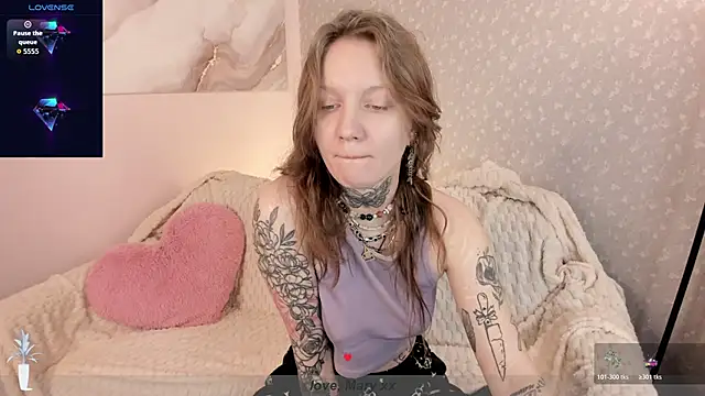 Mary Xextra online show from December 2025 01:01:01 AM