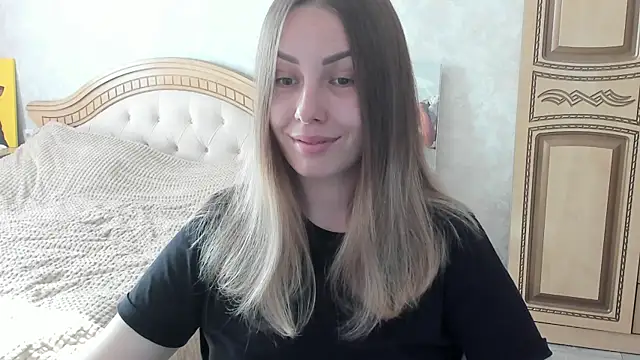 Snapshot of Mia_shy1 chatting on October 2025 06:58:02 AM Mia shy1 online show from October 2025 06:58:02 AM