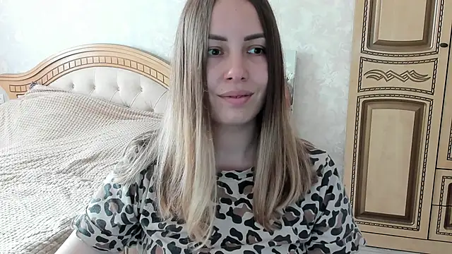Snapshot of Mia_shy1 chatting on October 2025 07:43:02 AM Mia shy1 online show from October 2025 07:43:02 AM