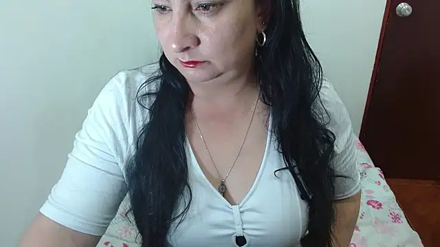 Snapshot of Ashyle chatting on June 2026 06:19:01 PM Ashyle online show from June 2026 06:19:01 PM