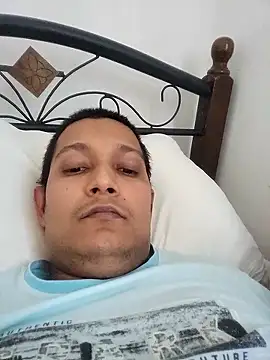 Snapshot of daddylove87 chatting on September 2025 01:36:02 PM daddylove87 online show from September 2025 01:36:02 PM