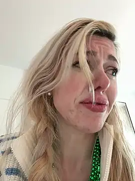 Snapshot of propertyofdaddy chatting on March 2025 08:54:02 PM propertyofdaddy online show from March 2025 08:54:02 PM