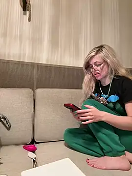 Snapshot of propertyofdaddy chatting on March 2025 01:14:01 AM propertyofdaddy online show from March 2025 01:14:01 AM