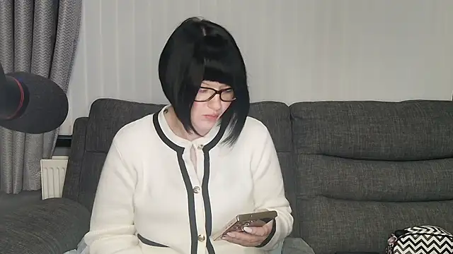 Snapshot of SquirtingIrishShannon chatting on January 2025 05:05:01 PM SquirtingIrishShannon online show from January 2025 05:05:01 PM