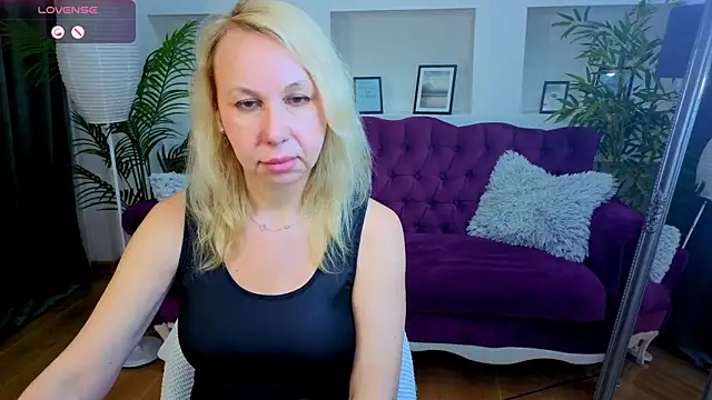 Anny Jey  online show from May 2026 07:08:02 PM