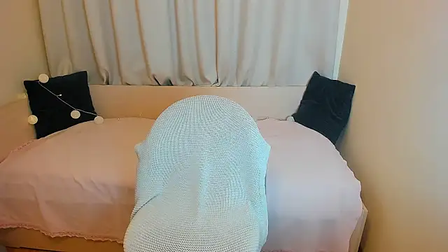 Anny Jey  online show from December 2025 08:33:02 PM