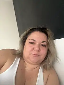 MikyVesela online show from April 2026 07:26:02 AM