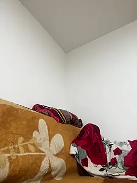 Snapshot of MikyVesela chatting on December 2025 06:07:01 PM MikyVesela online show from December 2025 06:07:01 PM