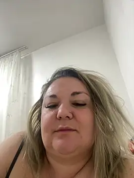 MikyVesela online show from April 2026 03:31:02 PM