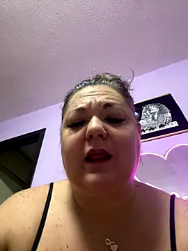 Snapshot of MikyVesela chatting on November 2025 08:14:01 AM MikyVesela online show from November 2025 08:14:01 AM