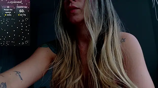 Snapshot of _arianalzate_ chatting on June 2026 10:40:01 PM arianalzate online show from June 2026 10:40:01 PM
